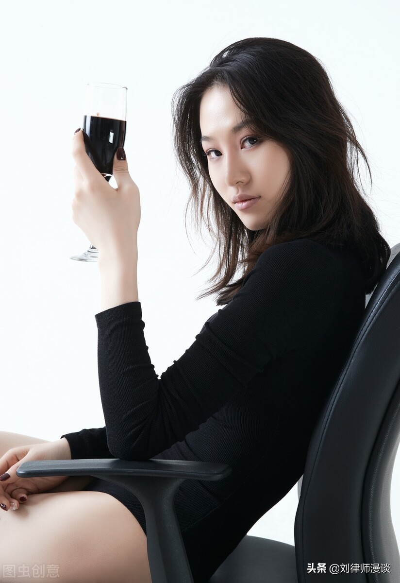 天河区某酒窖聚会饮酒,期间孙晓军电话邀请钱晓晨到该酒窖来一同喝酒