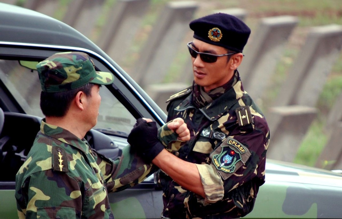 不够硬气别演“特种兵”！这12位男星告诉你，啥叫铮铮铁骨