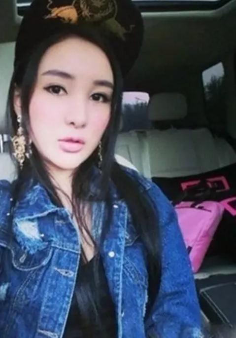 郭美美悲剧人生始作俑者，是她亲妈郭登峰