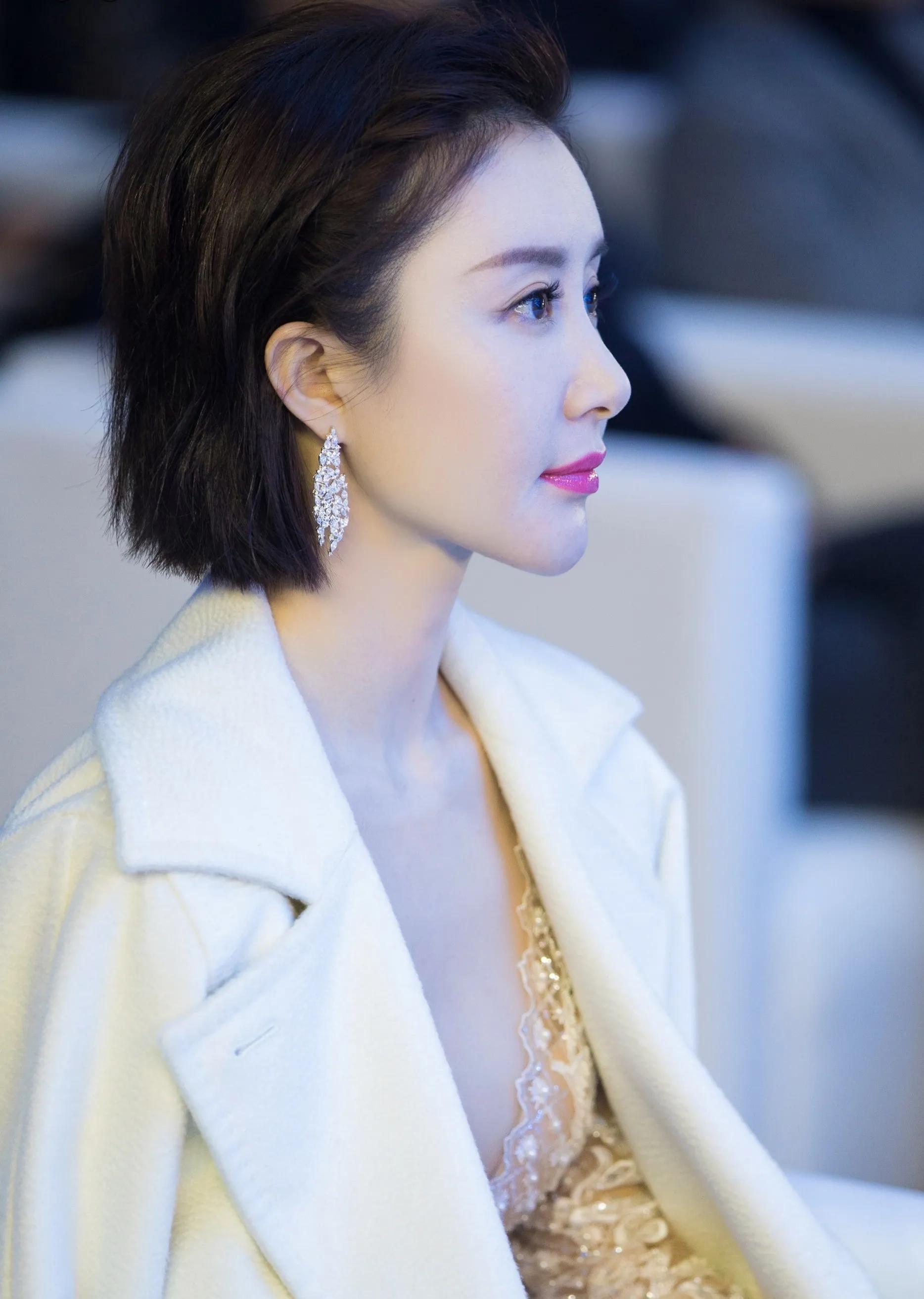 舒畅真是娱乐圈的一股清流，几乎没有绯闻