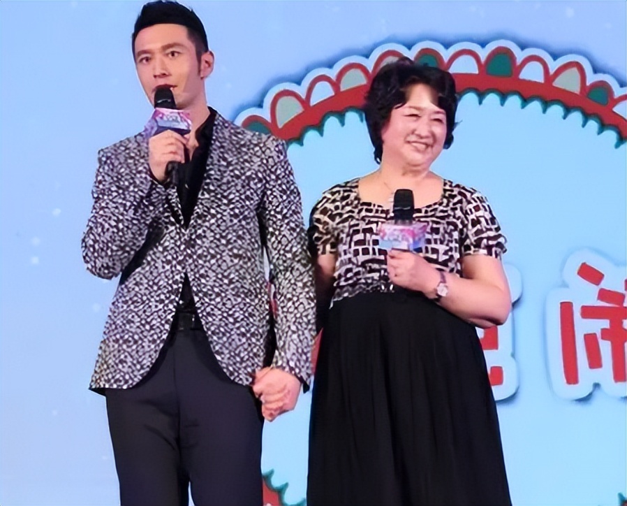 黄晓明之母张素霞：挽救过儿子的婚姻，现在她的心最痛