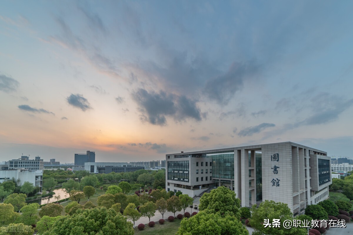 医药类大学排名，虽然排名不是最高，但录取分数一直居高不下