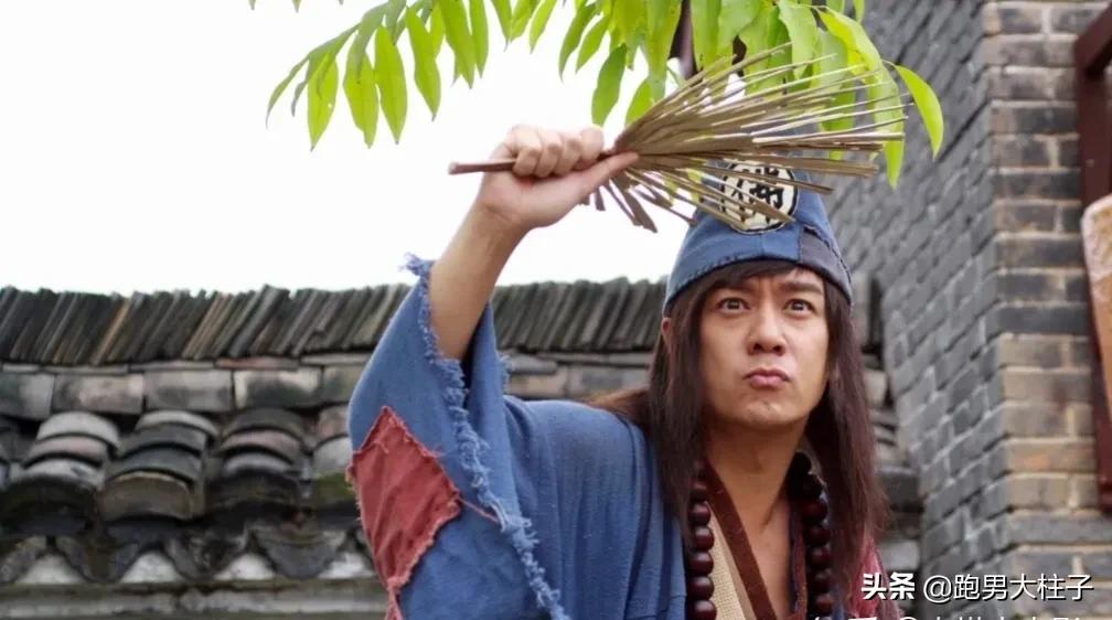 强行扮嫩，妈味十足，求求这几位明星别再演超龄少女了