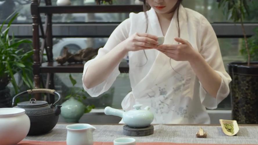 17年上海茶馆大门紧闭，售茶广告却不停发送，警方调查发现不简单