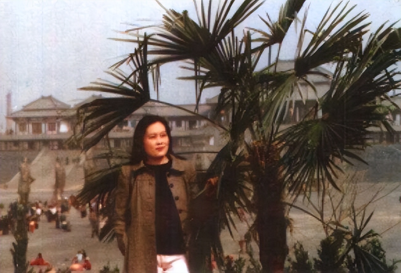 凤凰男多可怕？不想为别人而活的张艺谋，却将肖华的人生活成悲剧