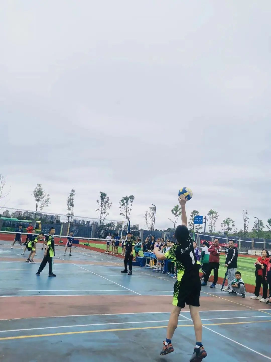 南湖小学荣获“天府共享杯”首届中小学生排球联赛小学乙组冠军