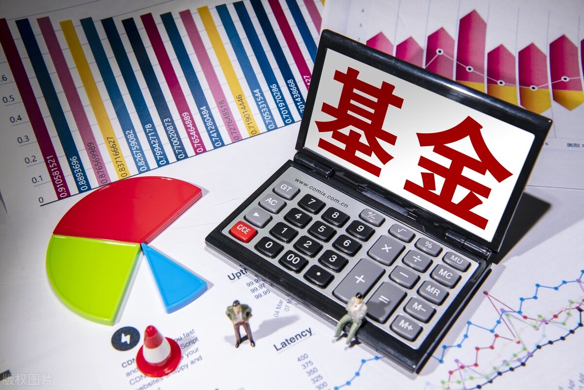 首先申明我的观点:普通人并不适合买股票,也不适合买大部分基金,只有