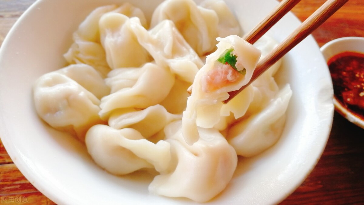 红油水饺的制作方法，味美鲜香口感嫩。学做给家人吃大家都夸你