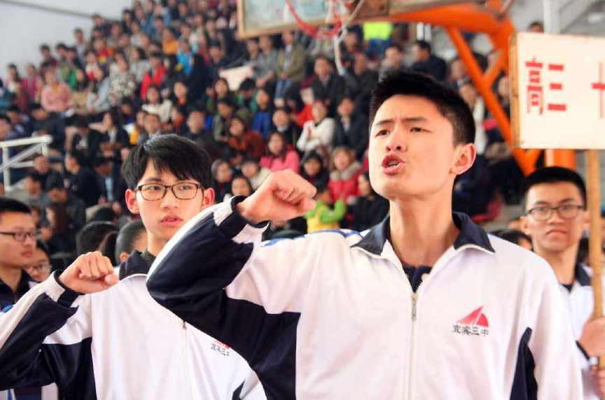 新高考落地后，2门学科成功坐上“冷板凳”，老师也面临职业危机