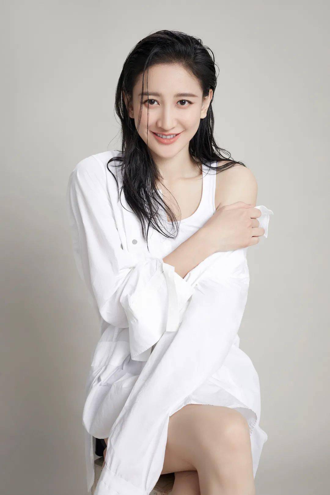 《斛珠》的鞠七七，因撞脸李小冉被挖掘出道，和陈晓还是中戏同学