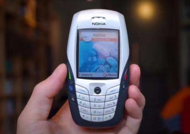 曾经卖出1亿台的诺基亚“胖6”，如今沦为60元电子垃圾