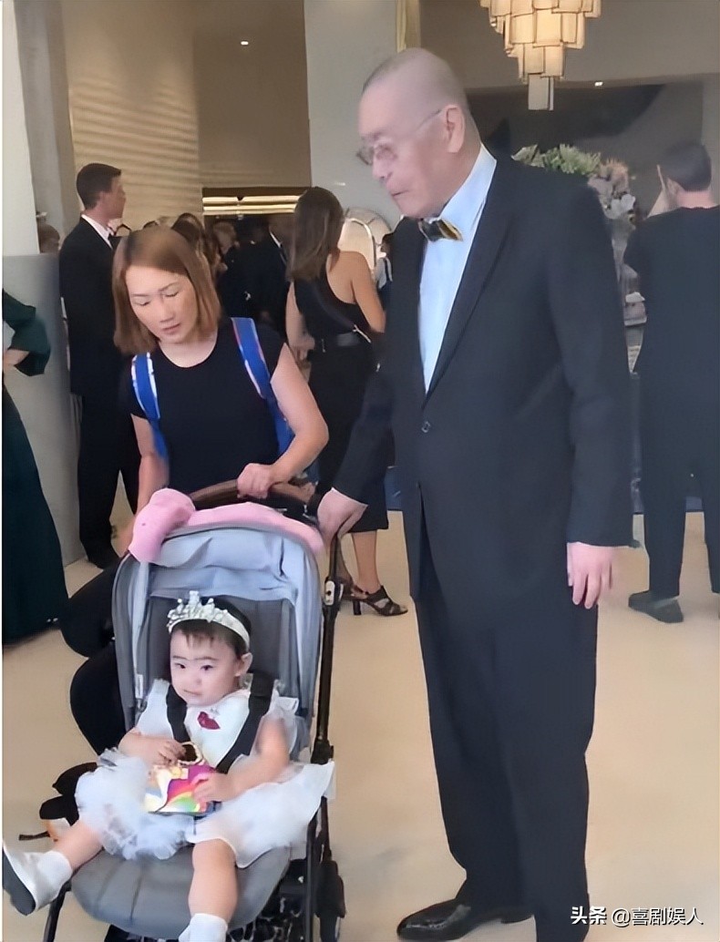 同样是老来得子，金士杰拼命拍戏不敢老，刘德华安享天伦之乐