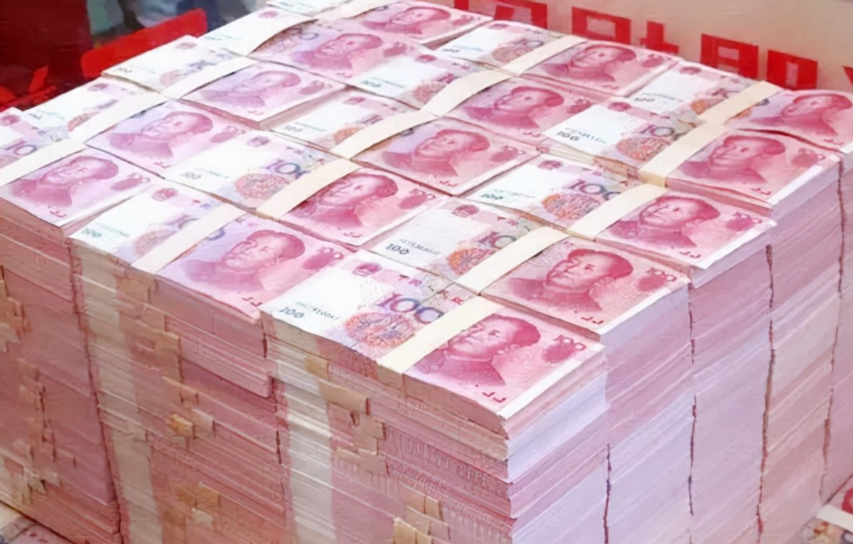 2017年，安徽一女会计贪污1158万，给男主播刷百万“钻石”