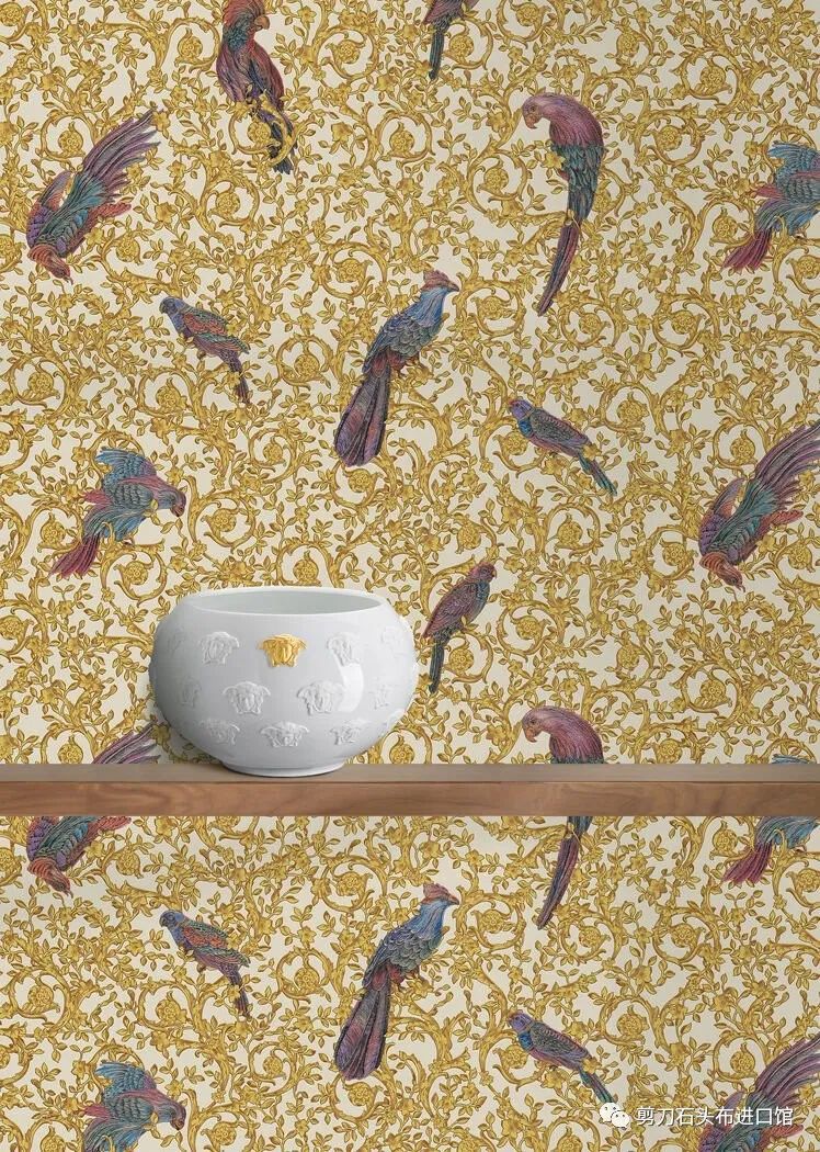 VERSACE上墙有多美，安吉丽娜·朱莉、Dua Lipa为之倾倒