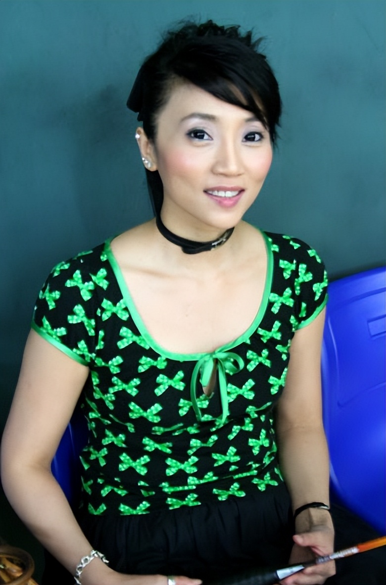 著名歌手朱桦：曾婉拒费翔的追求，照顾患病母亲，如今仍旧单身