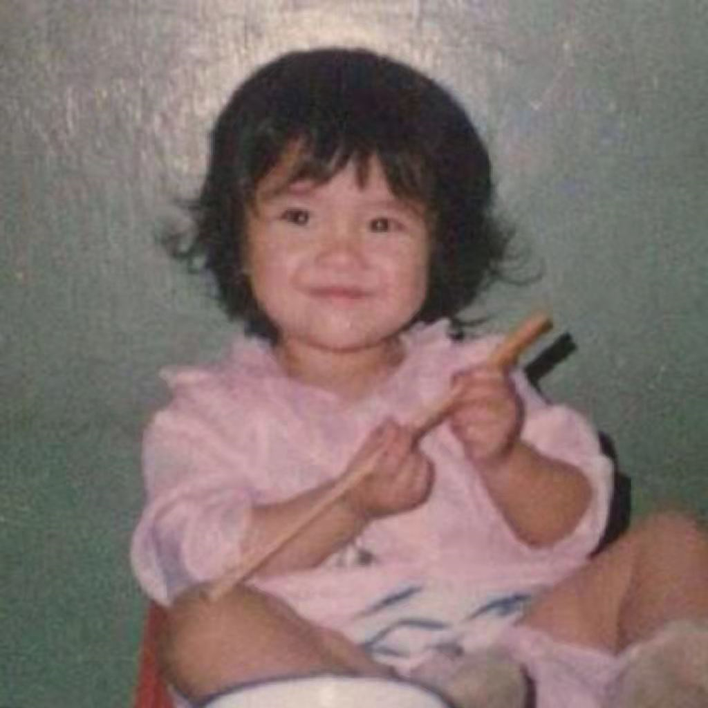 著名演员岳红：生女五个月被离婚，单亲妈妈31年，风光背后有眼泪