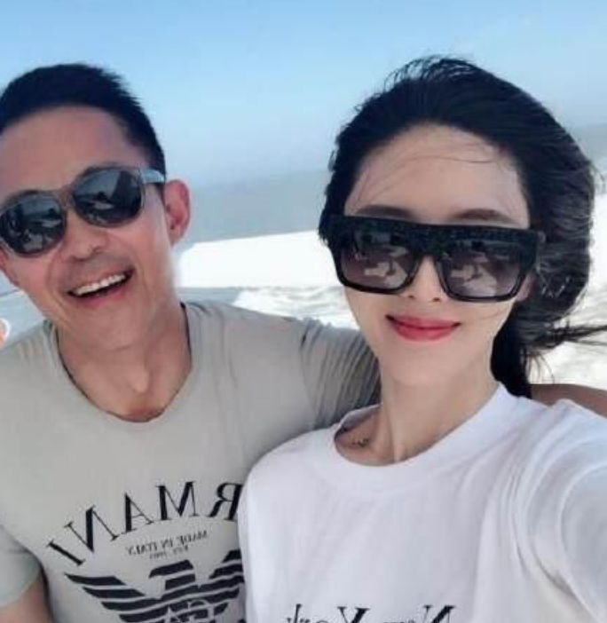 年龄不是问题！这些娱乐圈“老男人”，为何妻子越换越年轻？