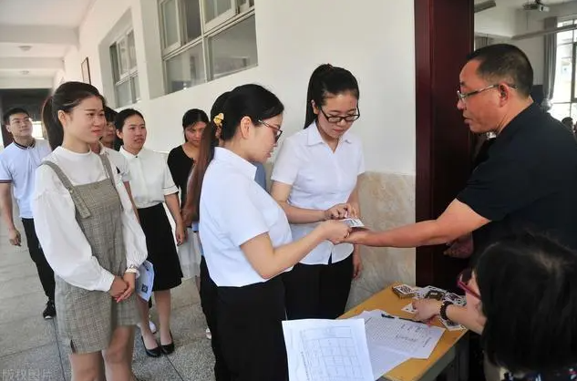 毕业后想当老师，可以报考什么专业？3类学科或将是“香饽饽”