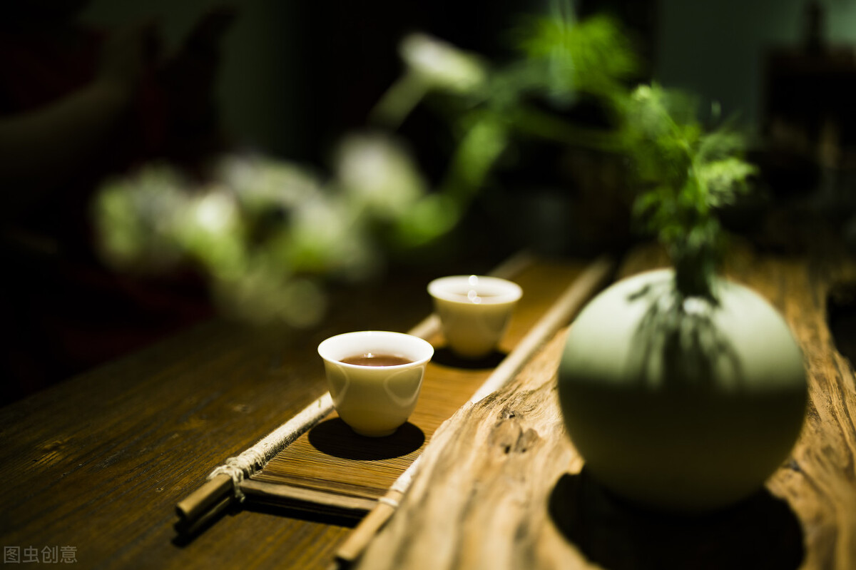 红尘如梦聚又散，别后，天涯各安