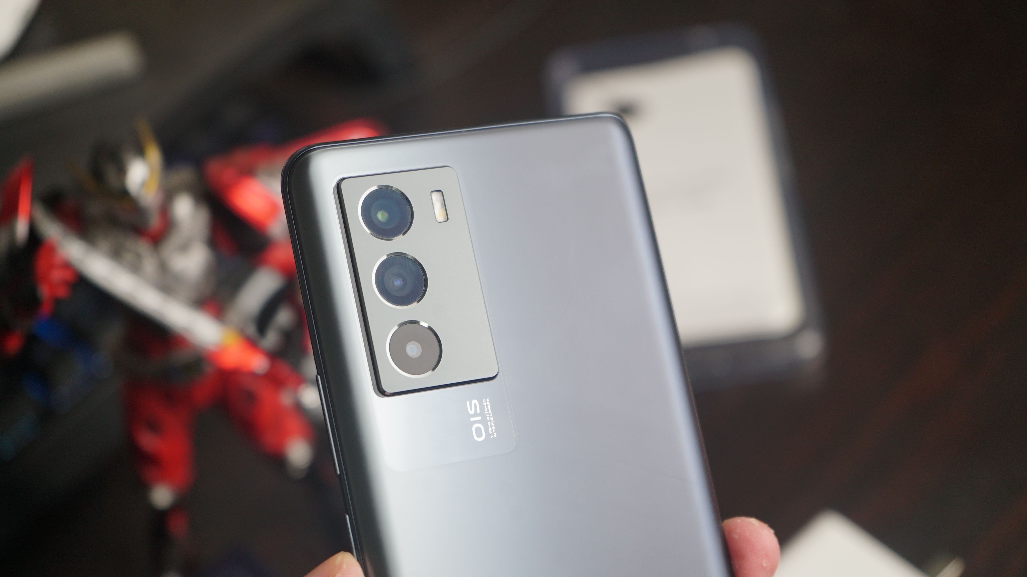 手机选择陷入难题，不妨先来体验一下iQOO Neo5S