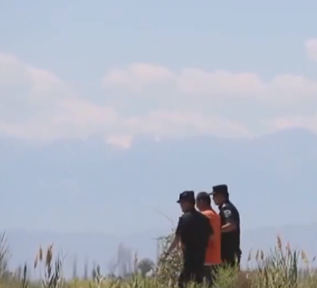 2008年新疆一名死刑犯枪决现场，为戴罪立功，说出另一起案件线索