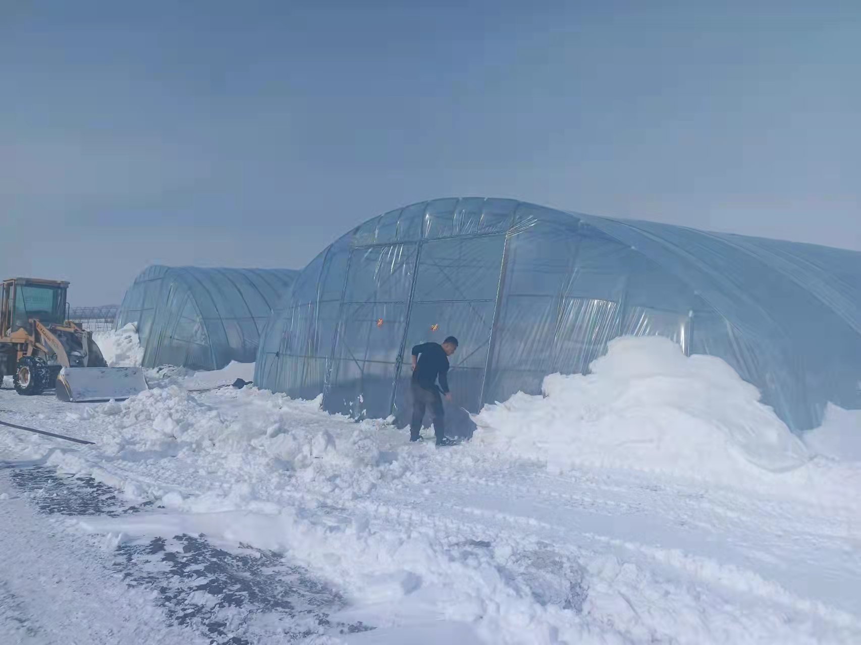 黑龙江省宝清县夹信子镇发扬雷锋精神，奋力齐心清冰雪