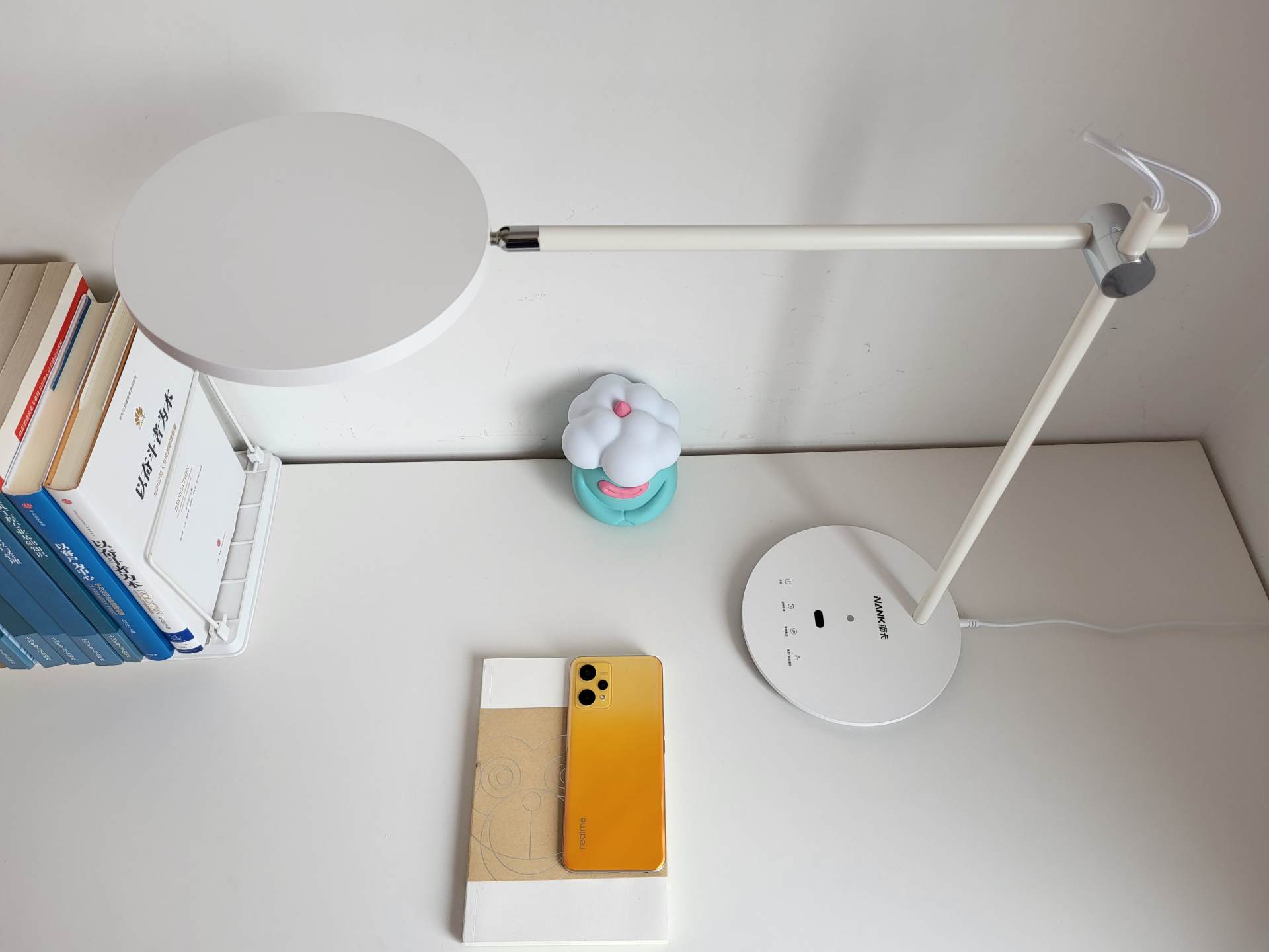 健康光源，专业护眼，宝爸宝妈的臻选——南卡护眼台灯L1