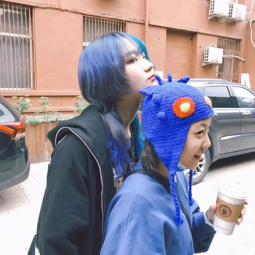 窦靖童美貌输同父异母妹妹，窦佳嫄染渐变发抢风头，气质更像王菲