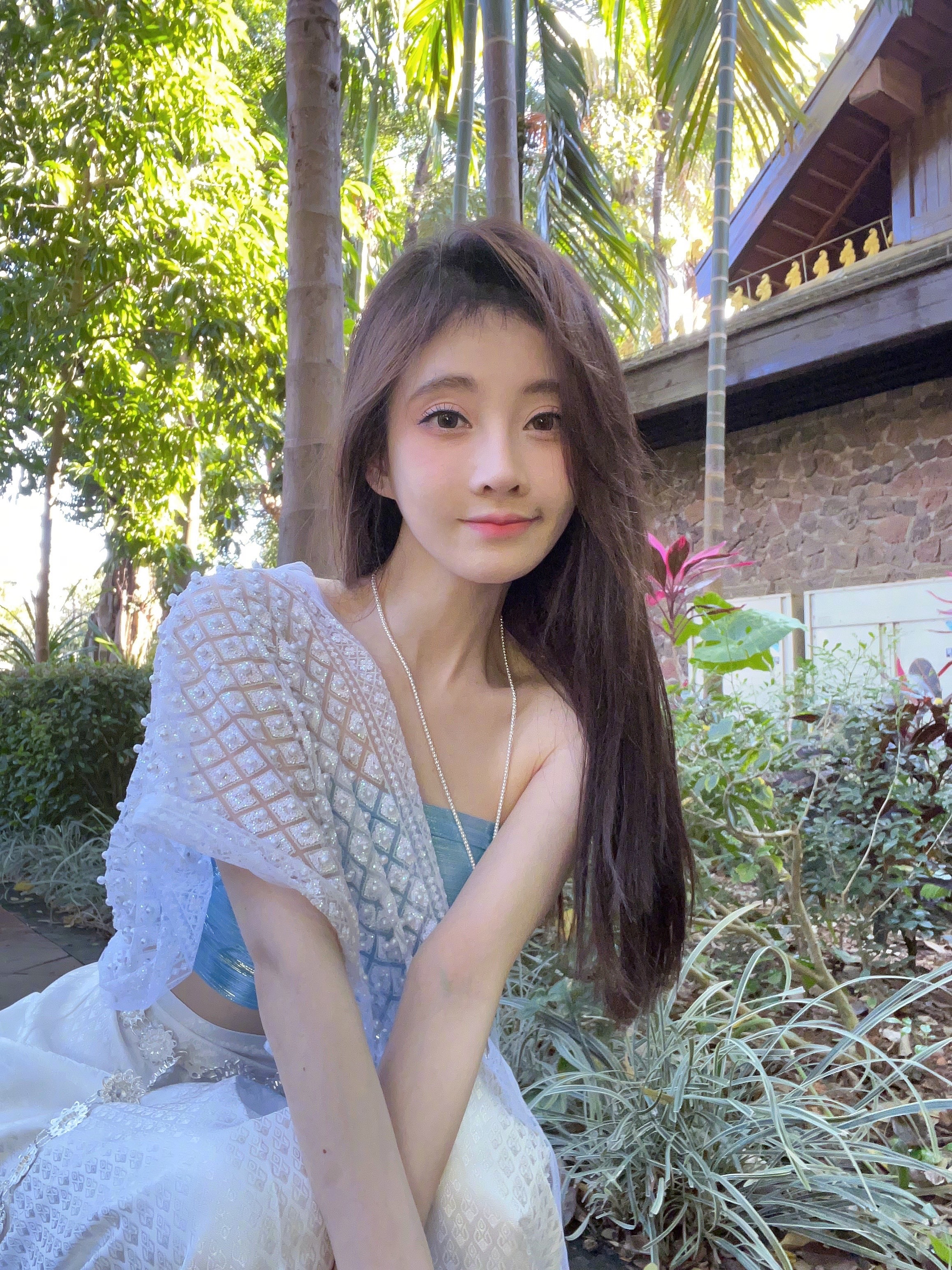 夏季来临“傣服”成爆款，鞠婧祎冯提莫纷纷化身傣族少女