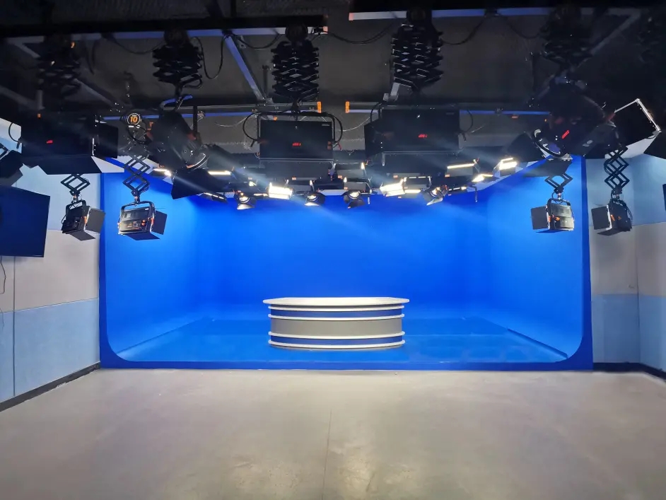 山东济南虚拟演播室主持人口播拍摄--上山传媒