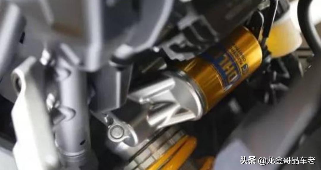 雅马哈一款四缸公升级街车——MT-10，马力有160匹