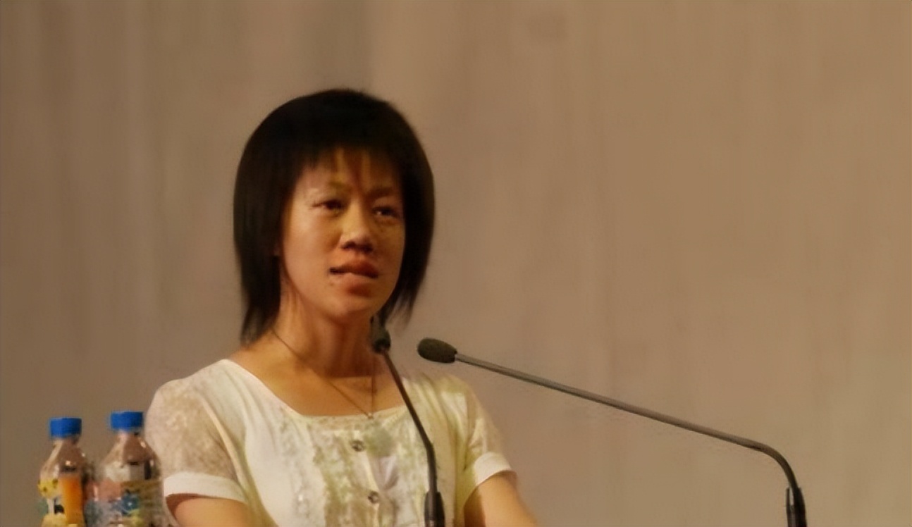 17年前，与瘫痪父亲相依为命、高考763分的广西女孩，后来如何？