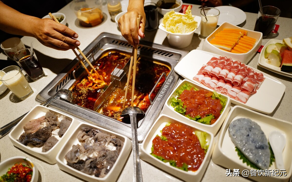 去海底捞吃火锅时,牢记这5个点餐"暗语",美食礼品打包带走
