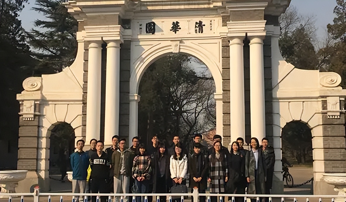 清华学生会主席火了，有资格跟院长平起平坐？学姐说出真实待遇