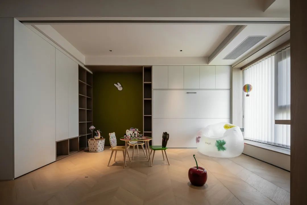 开放与童趣：130m²客餐厨+书房+休闲区一体，越看越喜欢