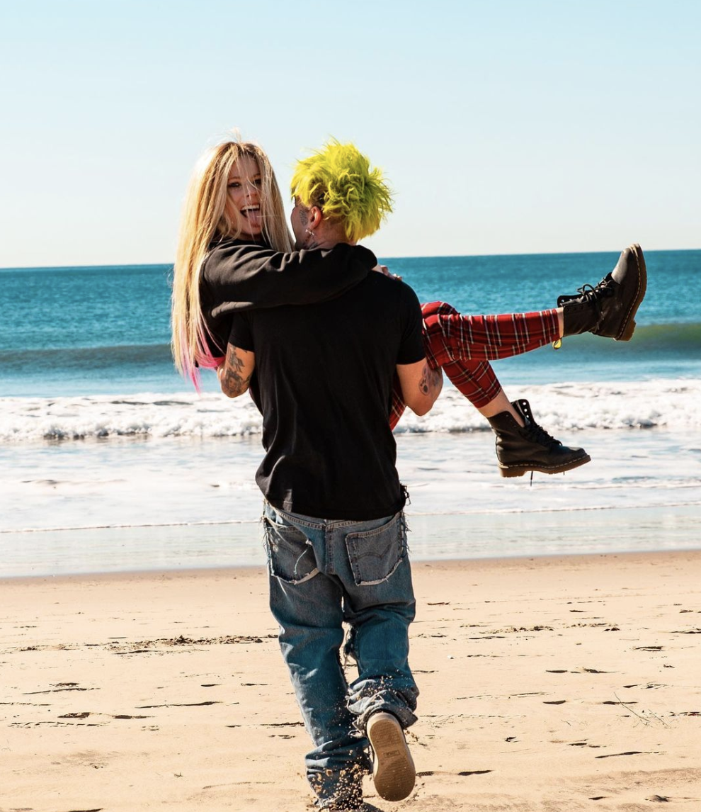 艾薇儿老公名字艾薇儿前老公