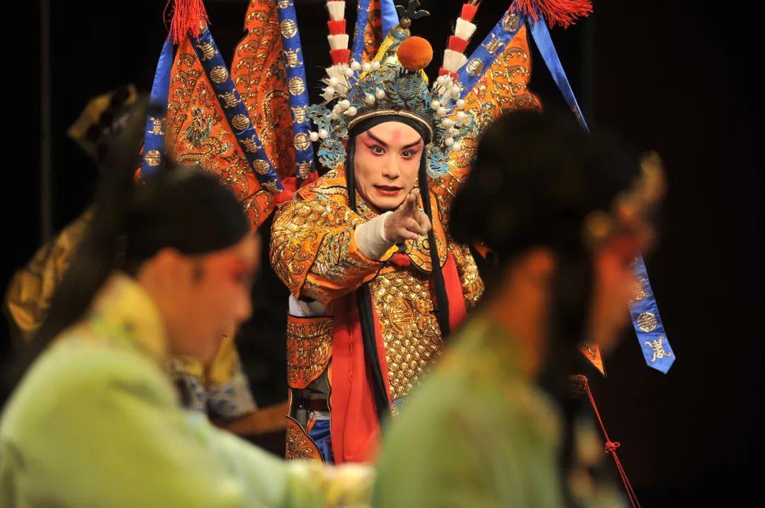 我院优秀青年演员王日飞、郝晓辉在第五届中国（黄河流域）戏剧红梅大赛上喜获佳绩！