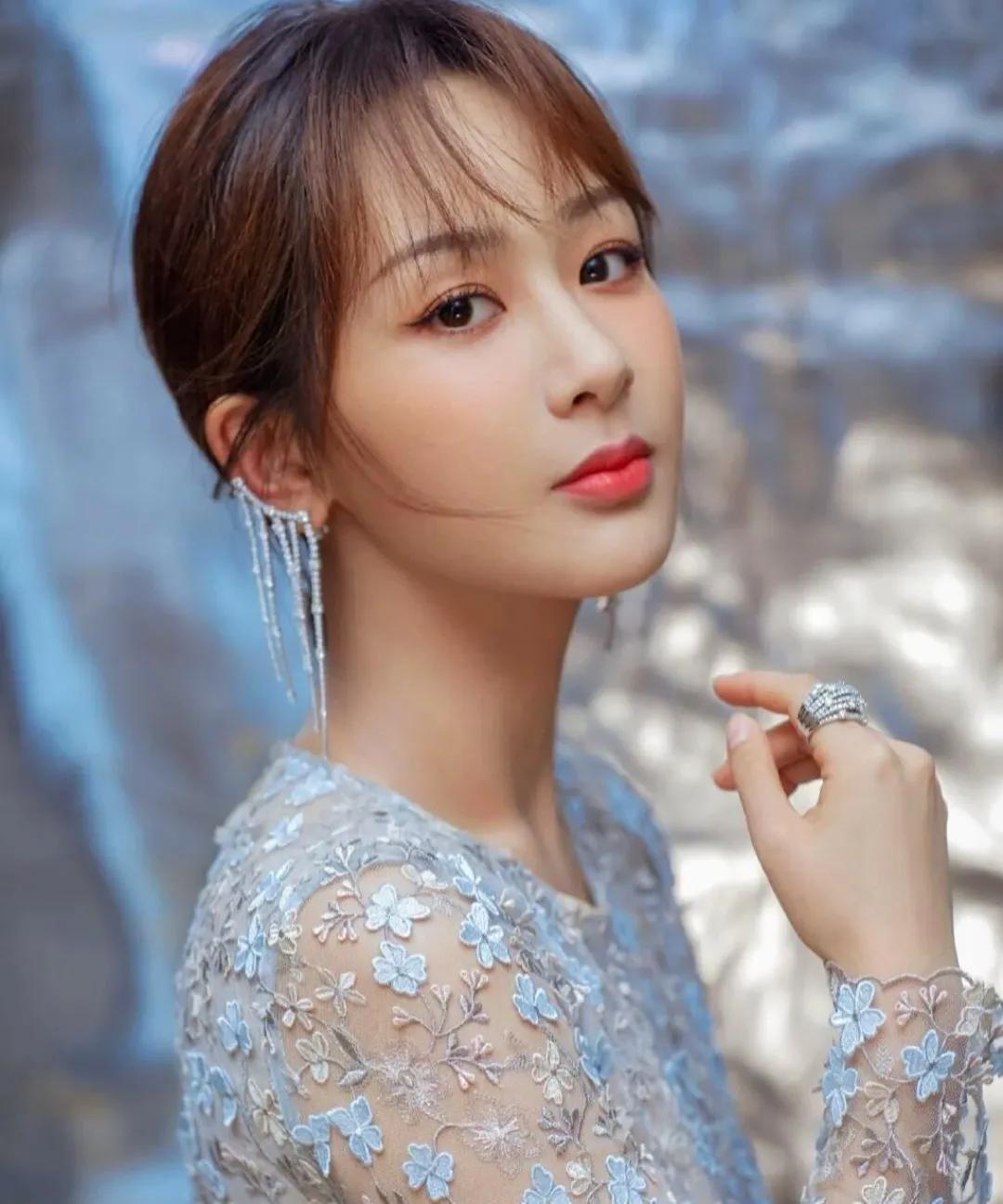 娱乐小八卦 唐嫣李易峰二搭 杨紫 杨幂 王一博 罗云熙 白鹿 龚俊 张艺兴