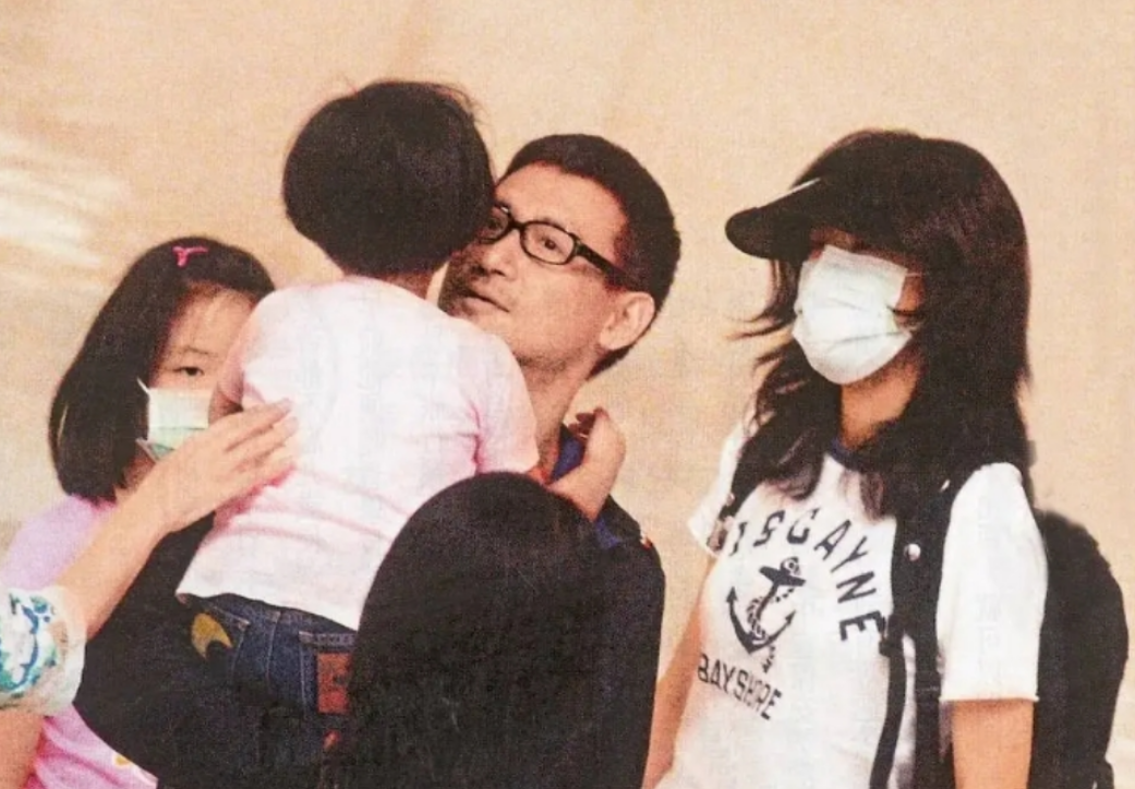 娶“洁癖女”罗美薇，生下两个女儿，张学友的生活幸福吗