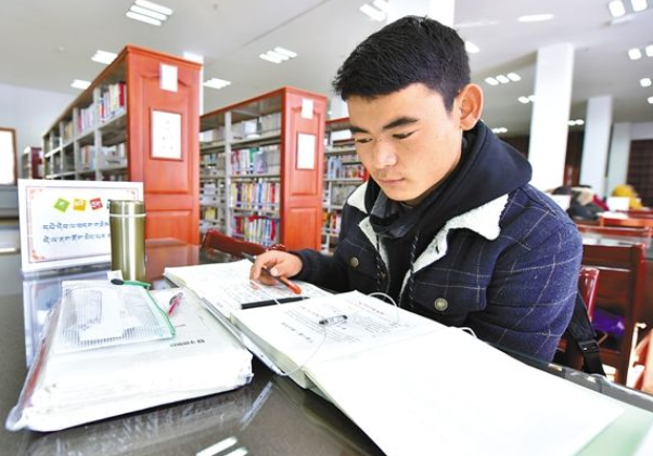 学生吃亏后才明白，民办本科与公办专科差距大，学费只是其一