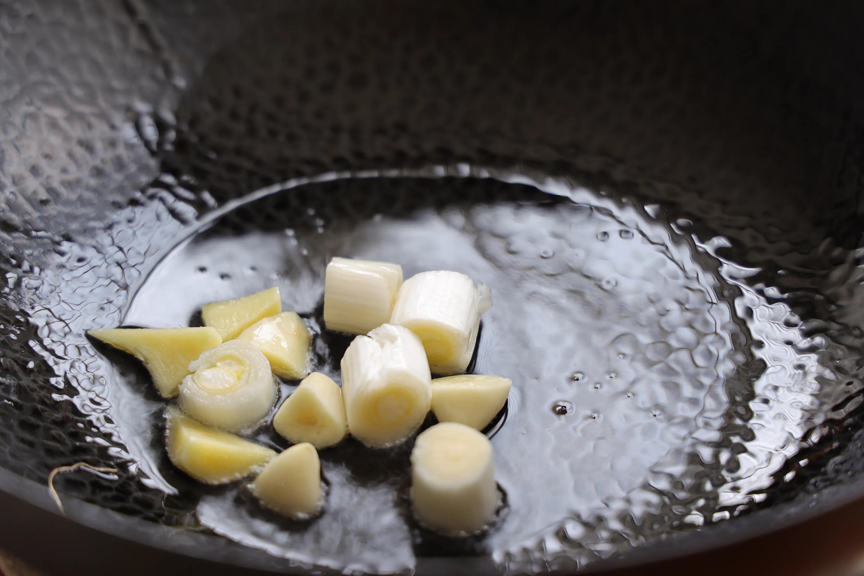 大寒节气，不知道吃什么，试试它，饭菜一锅焖，啥都有，太方便了