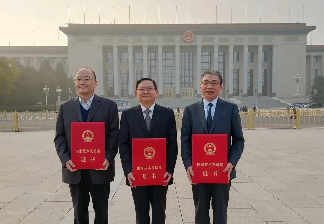 央视聚焦，打破日韩垄断，登上人民大会堂！93年来，郑州大学精彩不断！