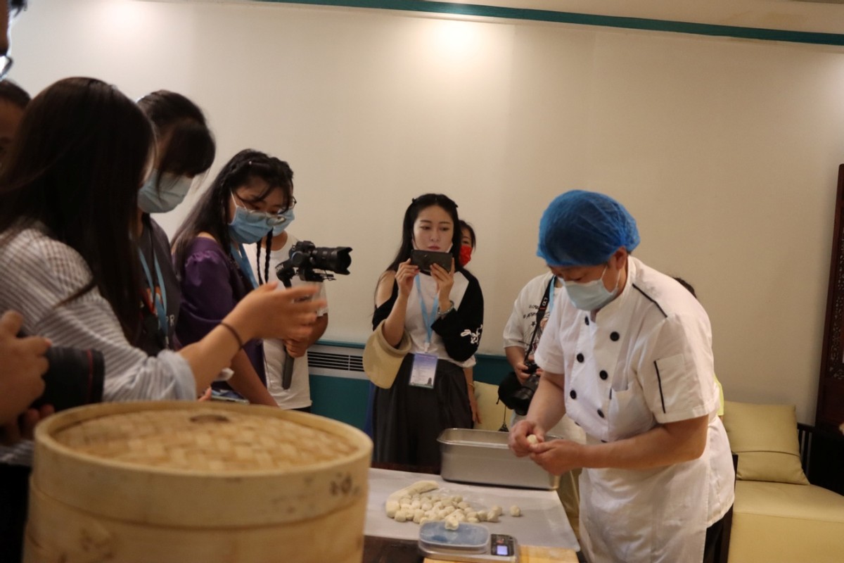 百年非遗看滨州｜纸皮包子：皮薄如纸 馅多料丰“真芯看得见”的山东特色美食