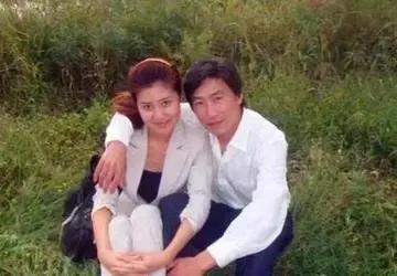 乡爱导演皮长山说以前拍戏都早早到片场没有请假的，现在抽空来拍