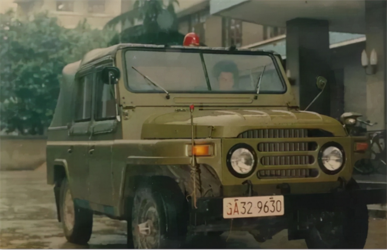 杨俊生：爸爸是上将，她却为了17辆车，甘愿把自己喝倒