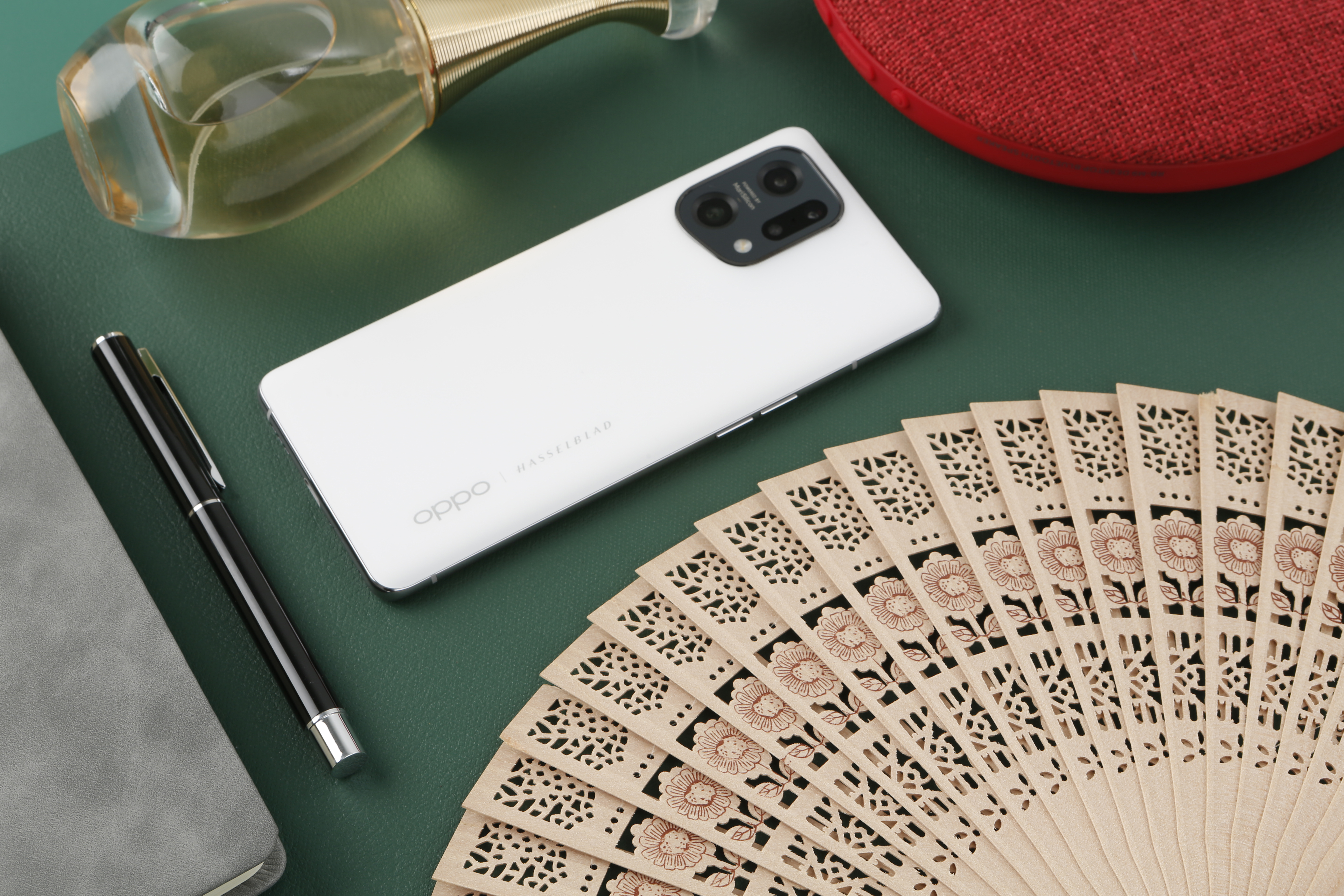 “美貌与内涵俱佳的‘轻’旗舰”——OPPO Find X5浅析