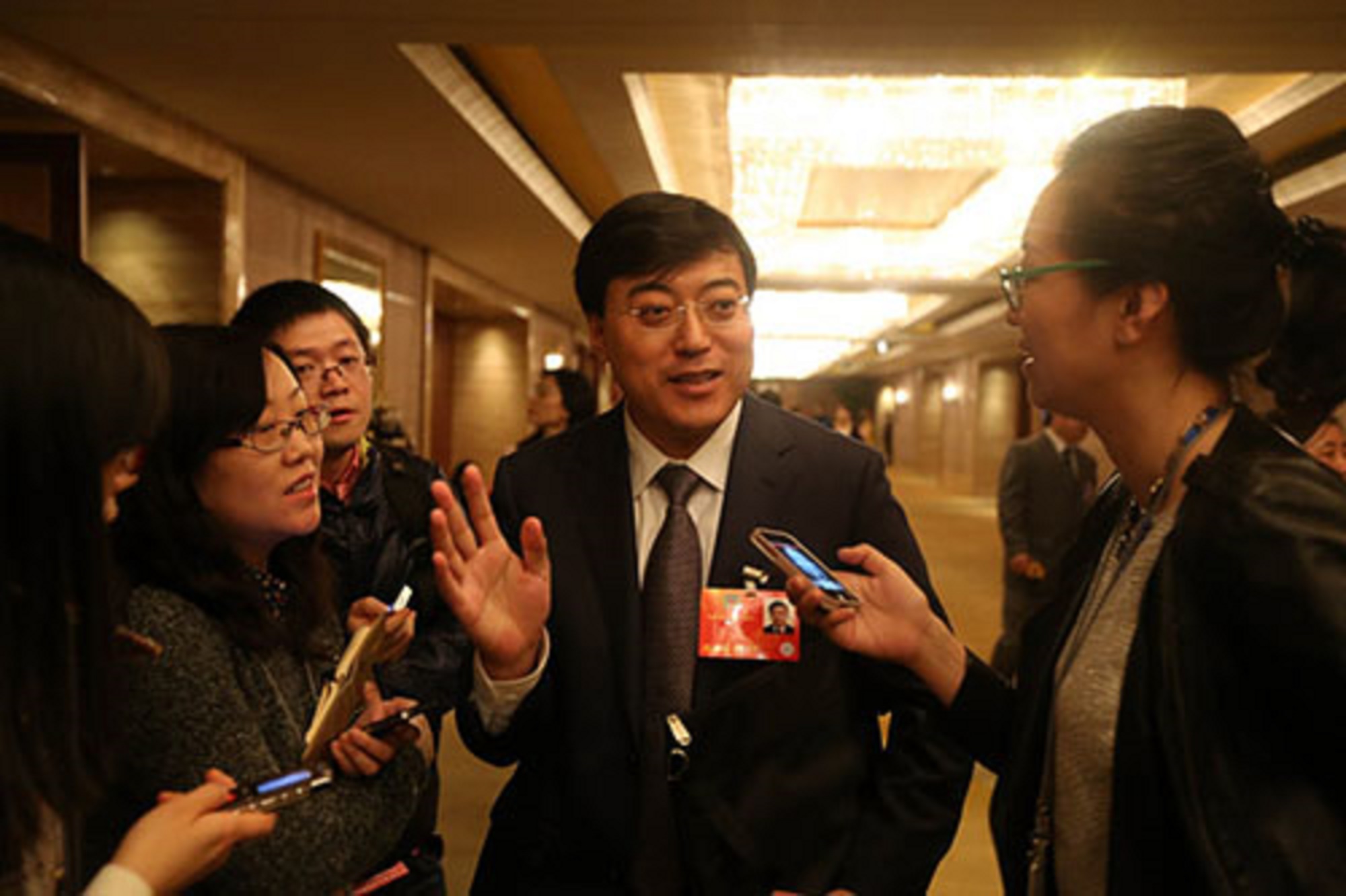 揭秘内蒙古“一哥”发家史：年龄30岁，109家企业，年入1105.95亿