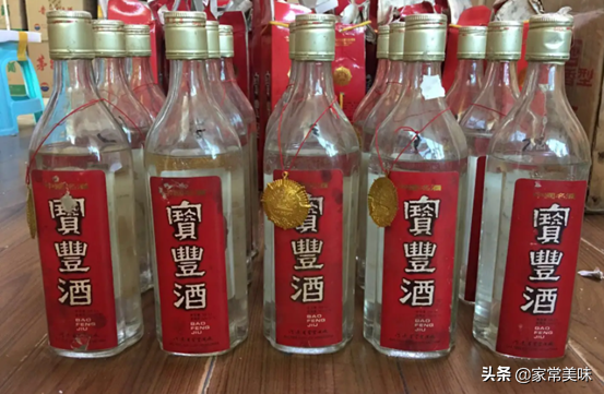 中国4大“光瓶白酒”，都是纯粮酿造，好喝不贵，却因太土被嫌弃