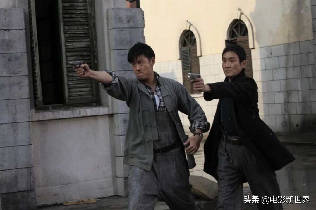 成龙，李连杰，周星驰，甄子丹？谁是港片中的第一抗日英雄？