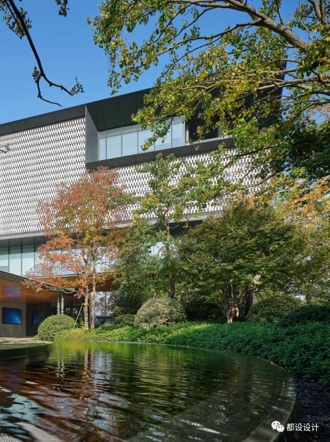 江苏省建扬州总部办公楼 / 都设设计